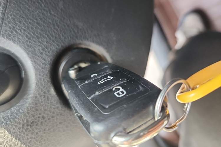 Used Volkswagen Tiguan 2013 1.8 TSI Automatic All-Wheel Drive Luxury Model Vehicle Key