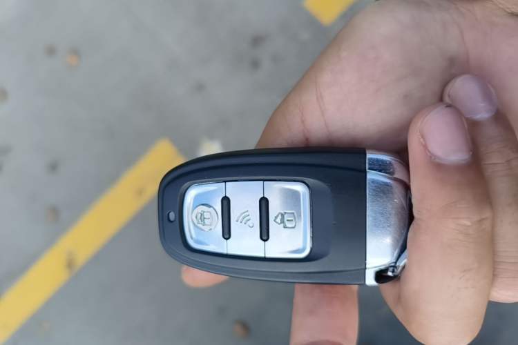 Used Volkswagen Tiguan 2013 1.8 TSI Automatic All-Wheel Drive Luxury Model Vehicle Key