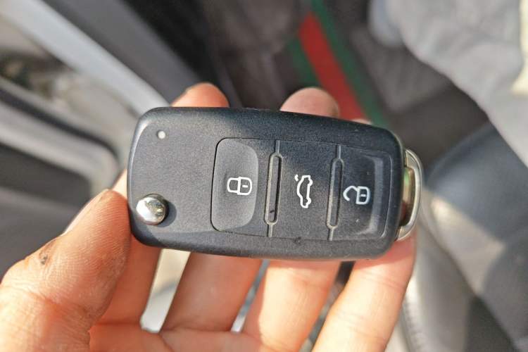 Used Volkswagen Tiguan 2013 2.0 TSI Automatic All-Wheel Drive Luxury Edition Vehicle Key