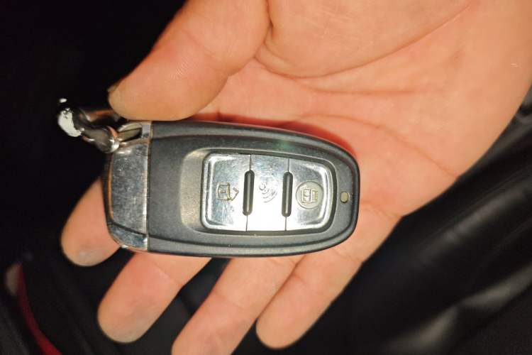 Used Volkswagen Tiguan 2013 1.8 TSI Automatic All-Wheel Drive Luxury Model Vehicle Key