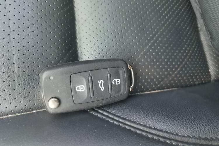 Used Volkswagen Tiguan 2013 1.8 TSI Automatic All-Wheel Drive Luxury Model Vehicle Key
