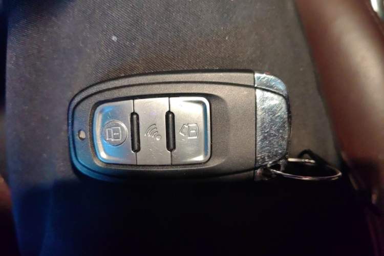 Used Volkswagen Tiguan 2013 2.0 TSI Automatic All-Wheel Drive Luxury Edition Vehicle Key