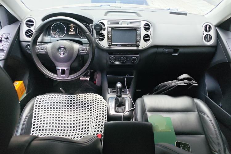 Used Volkswagen Tiguan 2013 1.8 TSI Automatic Two-Wheel Drive Comfort Edition Center Console