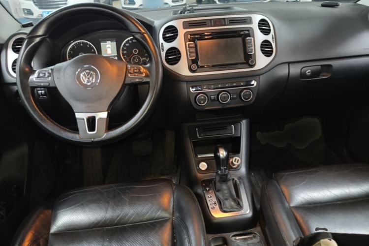Used Volkswagen Tiguan 2013 2.0 TSI Automatic All-Wheel Drive Luxury Edition Center Console