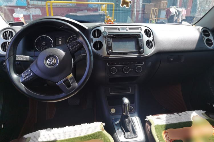 Used Volkswagen Tiguan 2013 1.8TSI Automatic Two-Wheel Drive Luxury Model Center Console