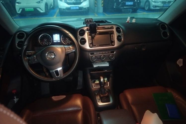 Used Volkswagen Tiguan 2013 1.8TSI Automatic Two-Wheel Drive Luxury Model Center Console