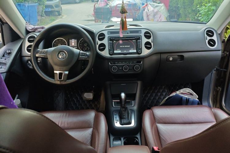 Used Volkswagen Tiguan 2013 1.8TSI Automatic All-Wheel-Drive Comfort Edition Center Console