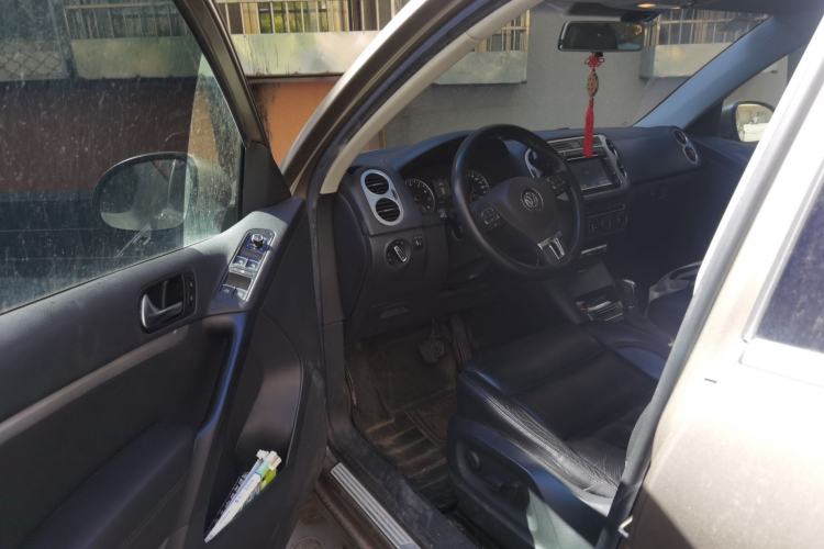 Used Volkswagen Tiguan 2013 1.8 TSI Automatic All-Wheel Drive Luxury Model Driver Seat