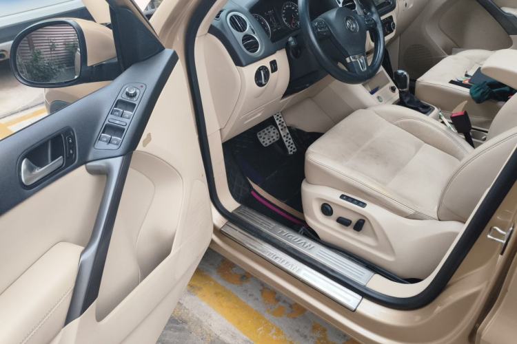 Used Volkswagen Tiguan 2013 2.0 TSI Automatic All-Wheel-Drive Flagship Edition Driver Seat