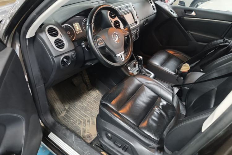 Used Volkswagen Tiguan 2013 2.0 TSI Automatic All-Wheel Drive Luxury Edition Driver Seat