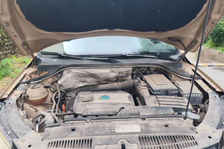 Used Volkswagen Tiguan 2013 2.0 TSI Automatic All-Wheel-Drive Flagship Edition Engine Bay