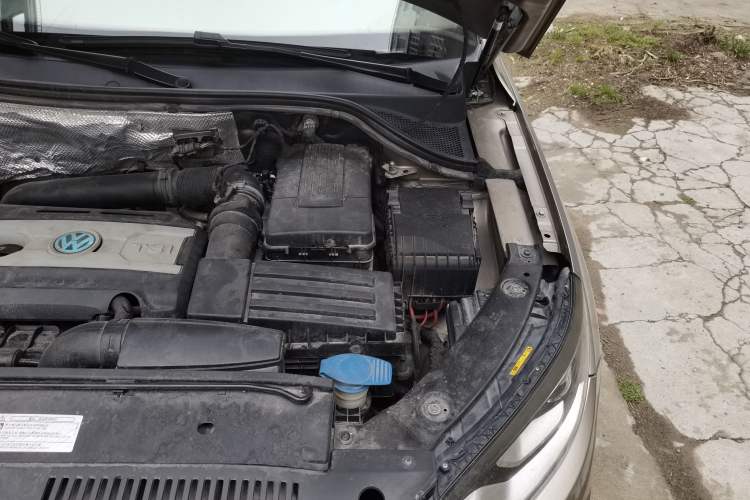 Used Volkswagen Tiguan 2013 1.8TSI Automatic All-Wheel-Drive Comfort Edition Engine Bay Left
