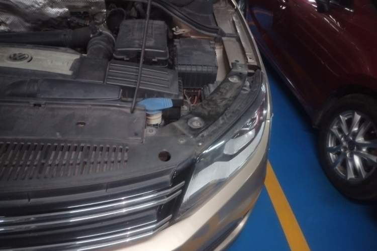 Used Volkswagen Tiguan 2013 1.8TSI Automatic Two-Wheel Drive Luxury Model Engine Bay Left