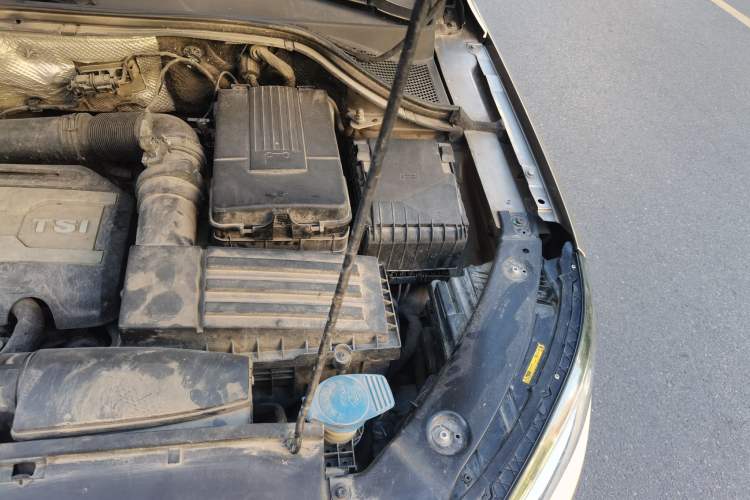 Used Volkswagen Tiguan 2013 1.8TSI Automatic Two-Wheel Drive Luxury Model Engine Bay Left