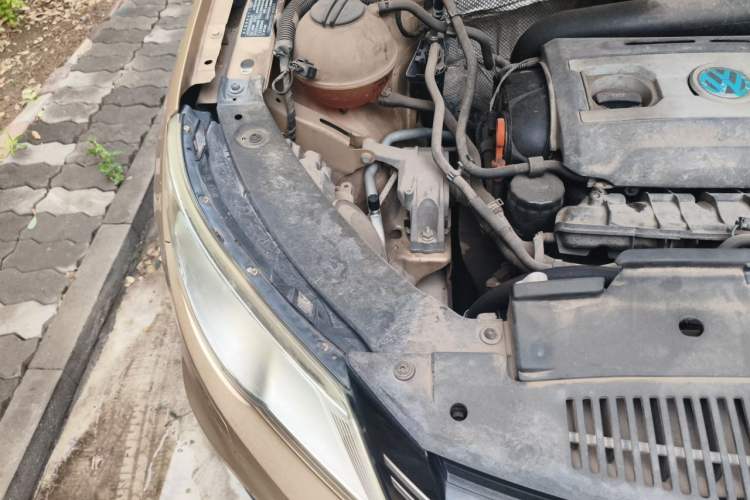 Used Volkswagen Tiguan 2013 2.0 TSI Automatic All-Wheel-Drive Flagship Edition Engine Bay Right