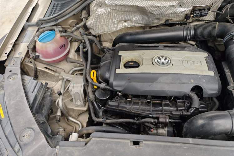 Used Volkswagen Tiguan 2013 1.8TSI Automatic Two-Wheel Drive Luxury Model Engine Bay Right