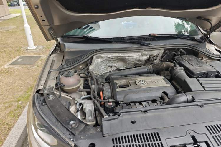 Used Volkswagen Tiguan 2013 1.8 TSI Automatic Two-Wheel Drive Comfort Edition Engine Bay Right