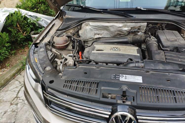 Used Volkswagen Tiguan 2013 1.8TSI Automatic All-Wheel-Drive Comfort Edition Engine Bay Right