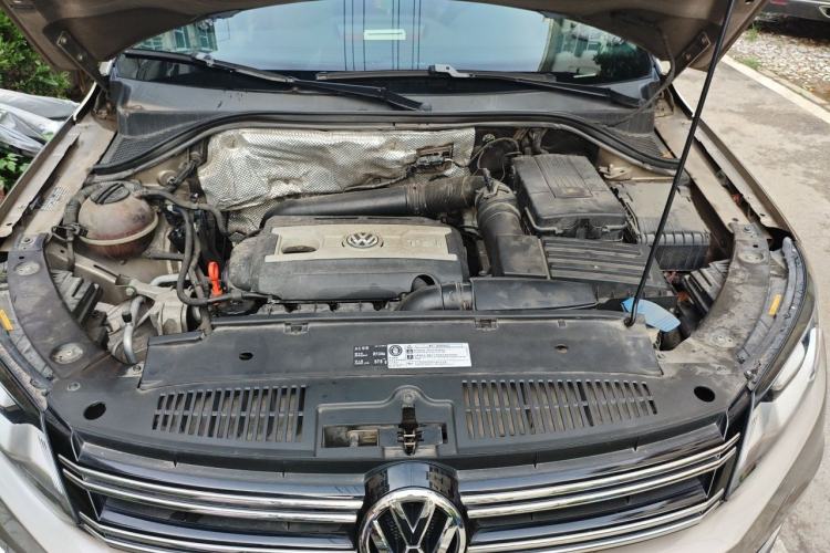 Used Volkswagen Tiguan 2013 1.8TSI Automatic All-Wheel-Drive Comfort Edition Engine Bay