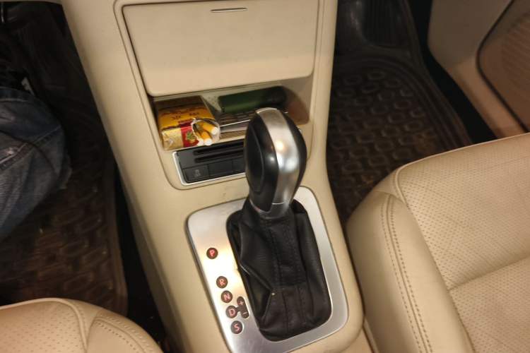 Used Volkswagen Tiguan 2013 1.8TSI Automatic Two-Wheel Drive Luxury Model Gear Lever