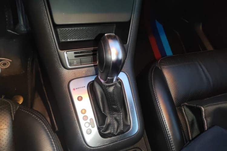 Used Volkswagen Tiguan 2013 1.8 TSI Automatic All-Wheel Drive Luxury Model Gear Lever