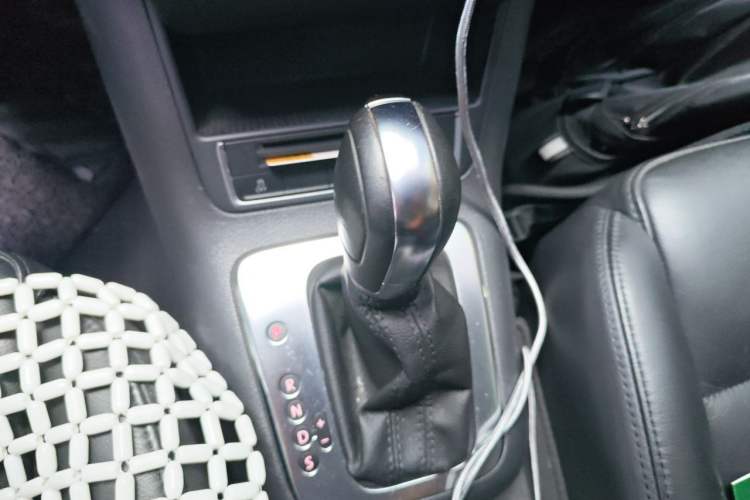 Used Volkswagen Tiguan 2013 1.8 TSI Automatic Two-Wheel Drive Comfort Edition Gear Lever