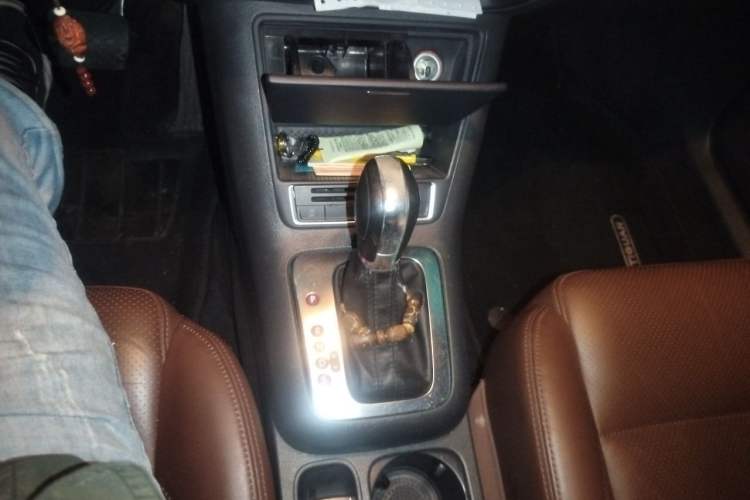 Used Volkswagen Tiguan 2013 1.8TSI Automatic Two-Wheel Drive Luxury Model Gear Lever