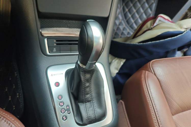 Used Volkswagen Tiguan 2013 1.8TSI Automatic All-Wheel-Drive Comfort Edition Gear Lever