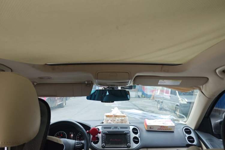 Used Volkswagen Tiguan 2013 1.8TSI Automatic Two-Wheel Drive Luxury Model Headliner