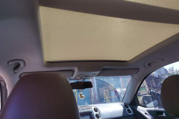 Used Volkswagen Tiguan 2013 1.8TSI Automatic Two-Wheel Drive Luxury Model Headliner