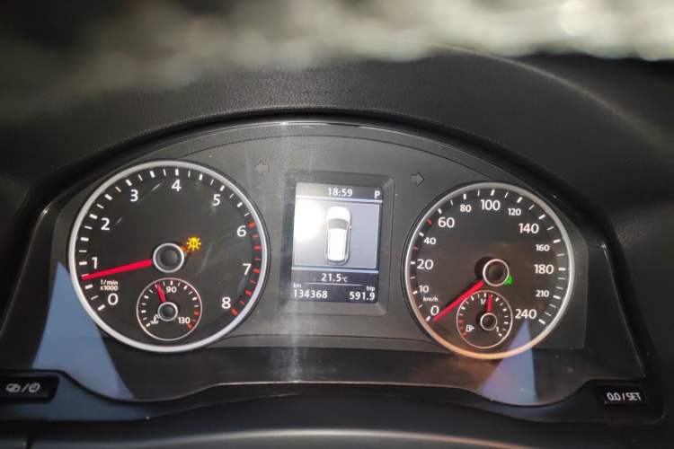 Used Volkswagen Tiguan 2013 1.8 TSI Automatic All-Wheel Drive Luxury Model Instrument Cluster