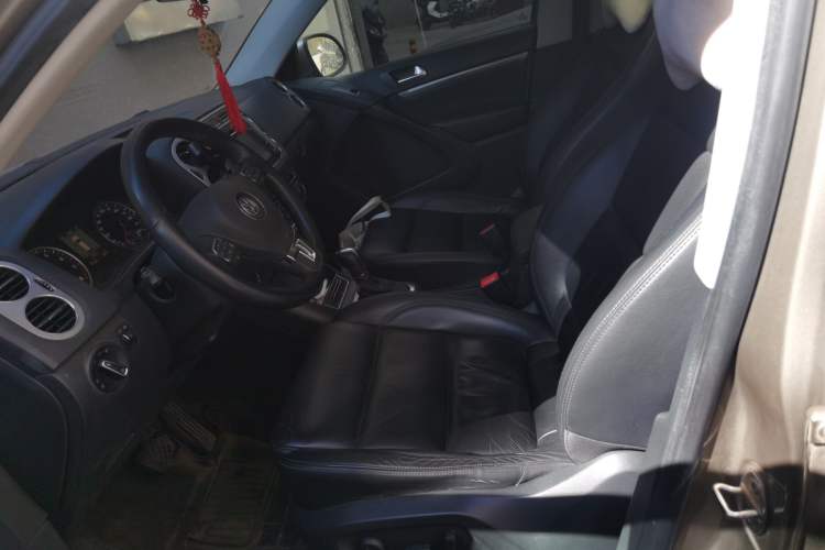 Used Volkswagen Tiguan 2013 1.8 TSI Automatic All-Wheel Drive Luxury Model Left Front Seat