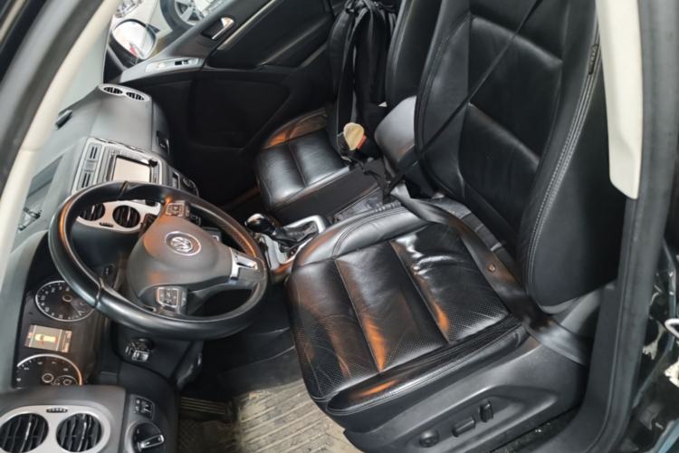 Used Volkswagen Tiguan 2013 2.0 TSI Automatic All-Wheel Drive Luxury Edition Left Front Seat