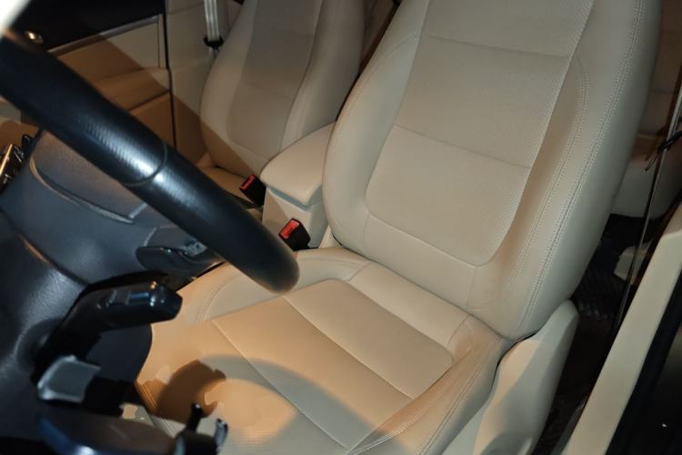 Used Volkswagen Tiguan 2013 1.8 TSI Automatic All-Wheel Drive Luxury Model Left Front Seat