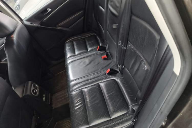 Used Volkswagen Tiguan 2013 2.0 TSI Automatic All-Wheel Drive Luxury Edition Left Rear Seat