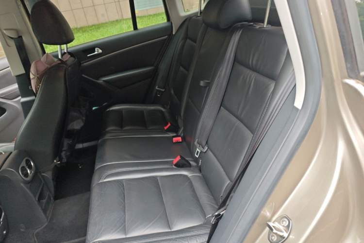Used Volkswagen Tiguan 2013 1.8 TSI Automatic Two-Wheel Drive Comfort Edition Left Rear Seat
