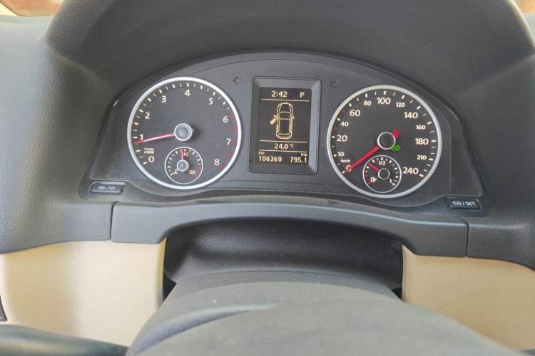 Used Volkswagen Tiguan 2013 1.8 TSI Automatic Two-Wheel Drive Comfort Edition Odometer Close Up