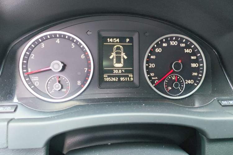 Used Volkswagen Tiguan 2013 1.8 TSI Automatic Two-Wheel Drive Comfort Edition Odometer Close Up
