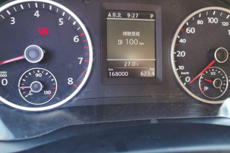 Used Volkswagen Tiguan 2013 1.8TSI Automatic Two-Wheel Drive Luxury Model Odometer Close Up
