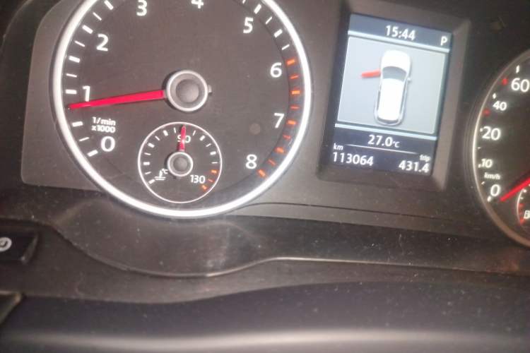 Used Volkswagen Tiguan 2013 1.8TSI Automatic Two-Wheel Drive Luxury Model Odometer Close Up