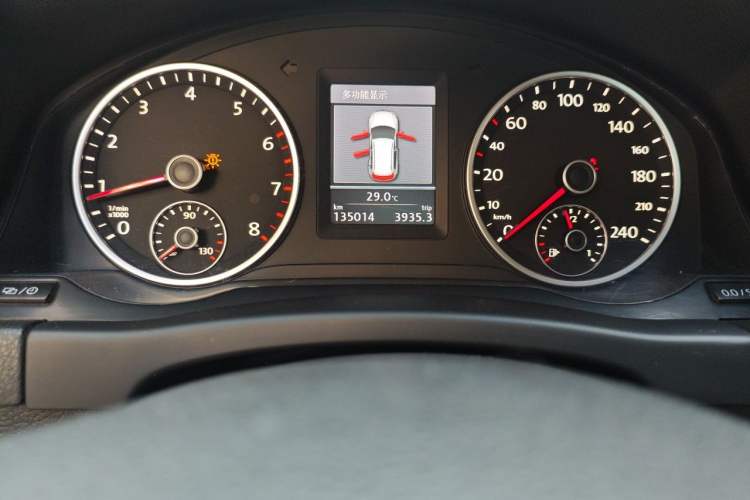 Used Volkswagen Tiguan 2013 1.8TSI Automatic All-Wheel-Drive Comfort Edition Odometer Close Up