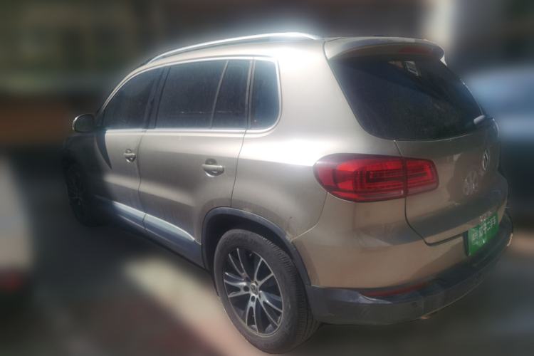 Used Volkswagen Tiguan 2013 1.8 TSI Automatic All-Wheel Drive Luxury Model Rear Left 45 Deg