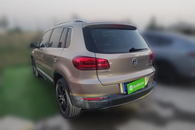 Used Volkswagen Tiguan 2013 1.8 TSI Automatic All-Wheel Drive Luxury Model Rear Left 45 Deg