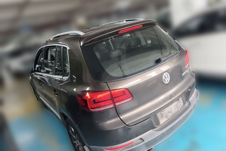 Used Volkswagen Tiguan 2013 2.0 TSI Automatic All-Wheel Drive Luxury Edition Rear Left 45 Deg