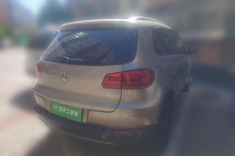 Used Volkswagen Tiguan 2013 1.8 TSI Automatic All-Wheel Drive Luxury Model Rear Right 45 Deg