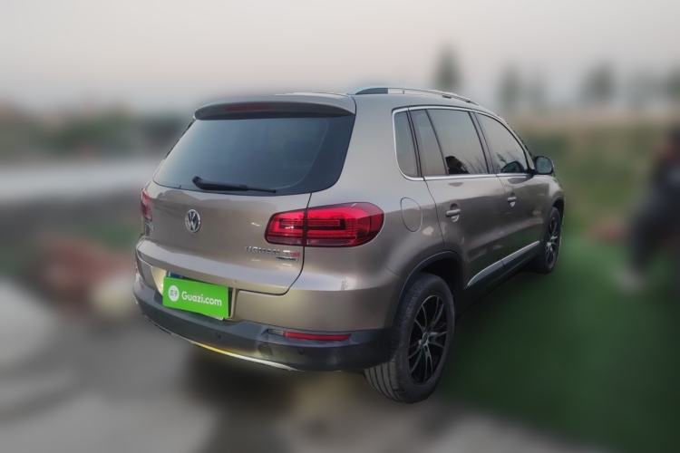 Used Volkswagen Tiguan 2013 1.8 TSI Automatic All-Wheel Drive Luxury Model Rear Right 45 Deg