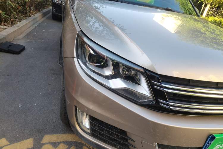 Used Volkswagen Tiguan 2013 1.8TSI Automatic Two-Wheel Drive Luxury Model Right Front Headlight