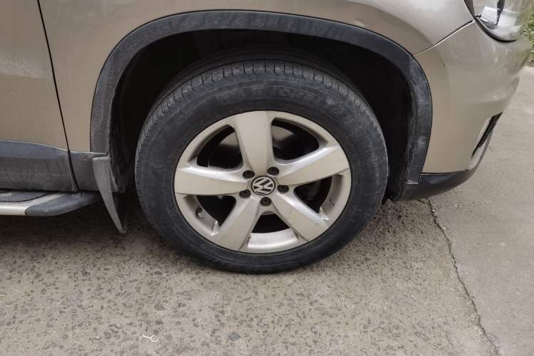Used Volkswagen Tiguan 2013 1.8TSI Automatic All-Wheel-Drive Comfort Edition Right Front Wheel Hub