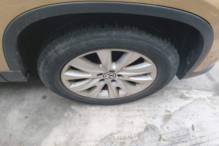 Used Volkswagen Tiguan 2013 2.0 TSI Automatic All-Wheel-Drive Flagship Edition Right Front Wheel Hub