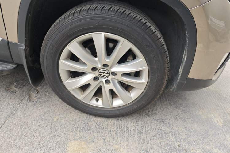 Used Volkswagen Tiguan 2013 1.8TSI Automatic Two-Wheel Drive Luxury Model Right Front Wheel Hub